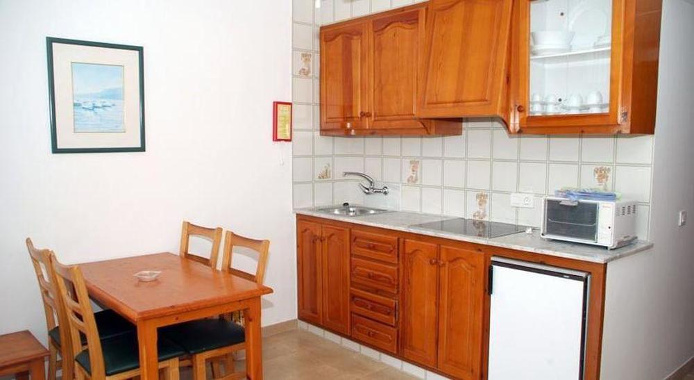 Sagitario Vista Playa I Apartamentos Cala Blanca  Bagian luar foto