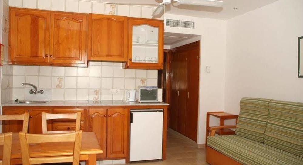 Sagitario Vista Playa I Apartamentos Cala Blanca  Bagian luar foto