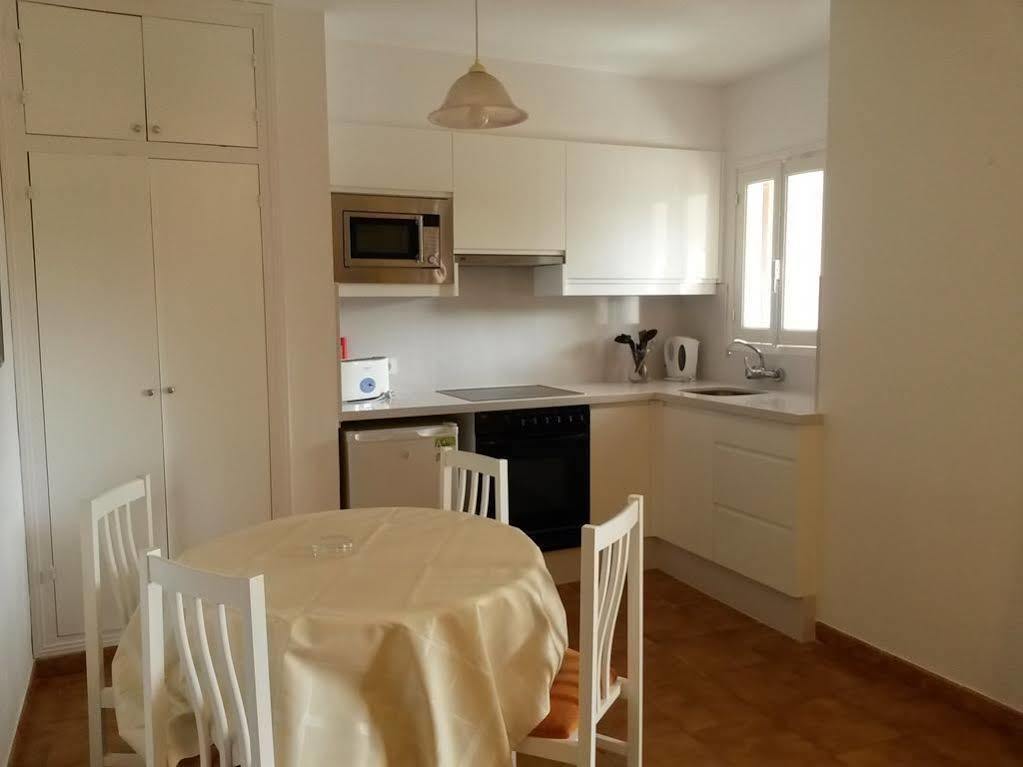 Sagitario Vista Playa I Apartamentos Cala Blanca  Bagian luar foto